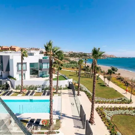 וילה Remarkable 3 Bedroom Beachfront In *