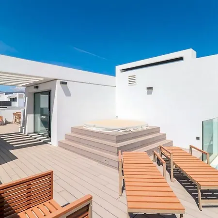 Villa Remarkable 3 Bedroom Beachfront In *