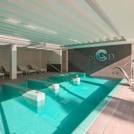 Villa Remarkable 3 Bedroom Beachfront In