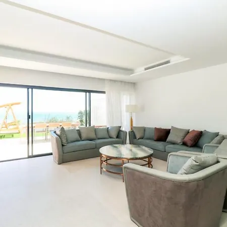 וילה Remarkable 3 Bedroom Beachfront In אסטפונה
